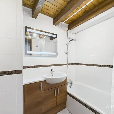 Duplex Renove Avec Balcon Et Parking, A 100m Des Pistes